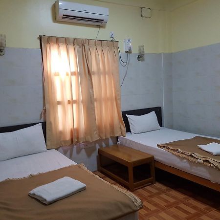 Shwe Eain Si Guest House - Burmese Only Mergui Extérieur photo