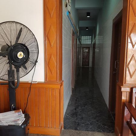 Shwe Eain Si Guest House - Burmese Only Mergui Extérieur photo