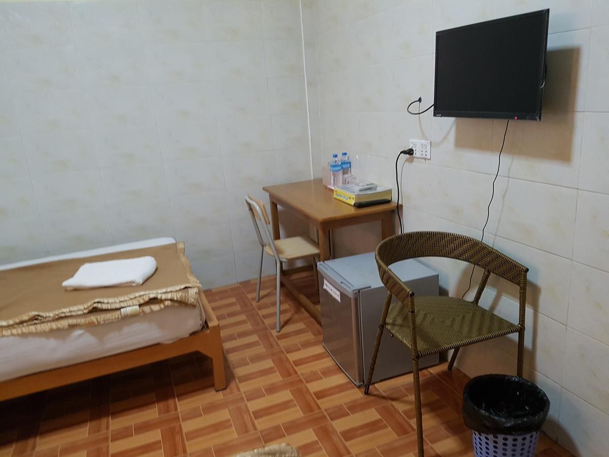 Shwe Eain Si Guest House - Burmese Only Mergui Extérieur photo