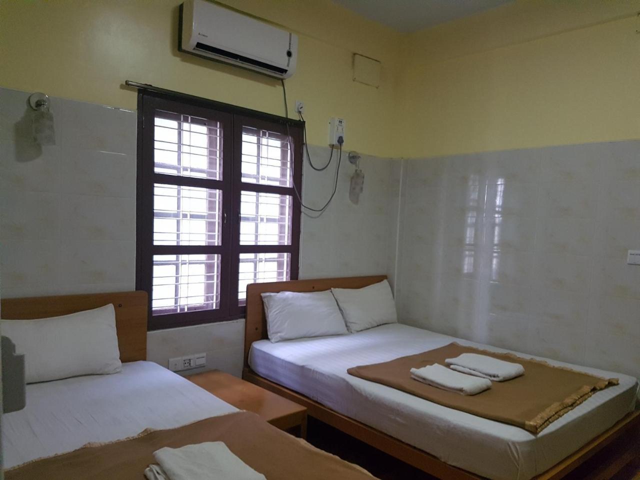 Shwe Eain Si Guest House - Burmese Only Mergui Extérieur photo
